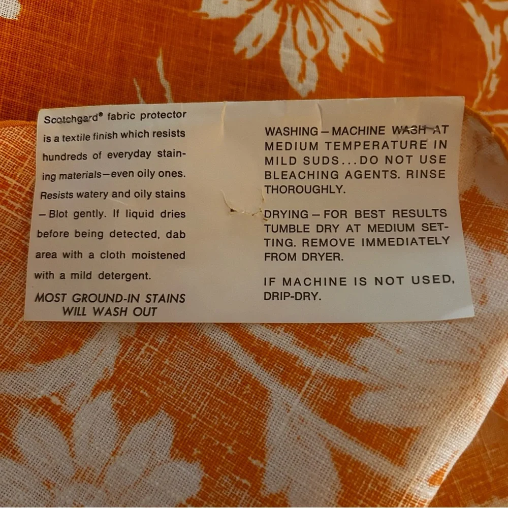 Parisian Prints Pure Linen oval tablecloth vintage daisies USA orange white new